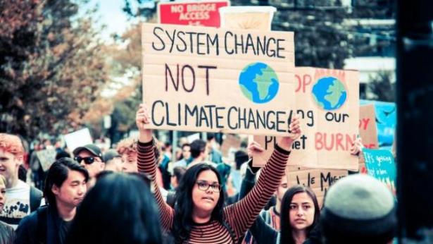 διαδήλωση: αλλαγή συστήματος, όχι του κλίματος